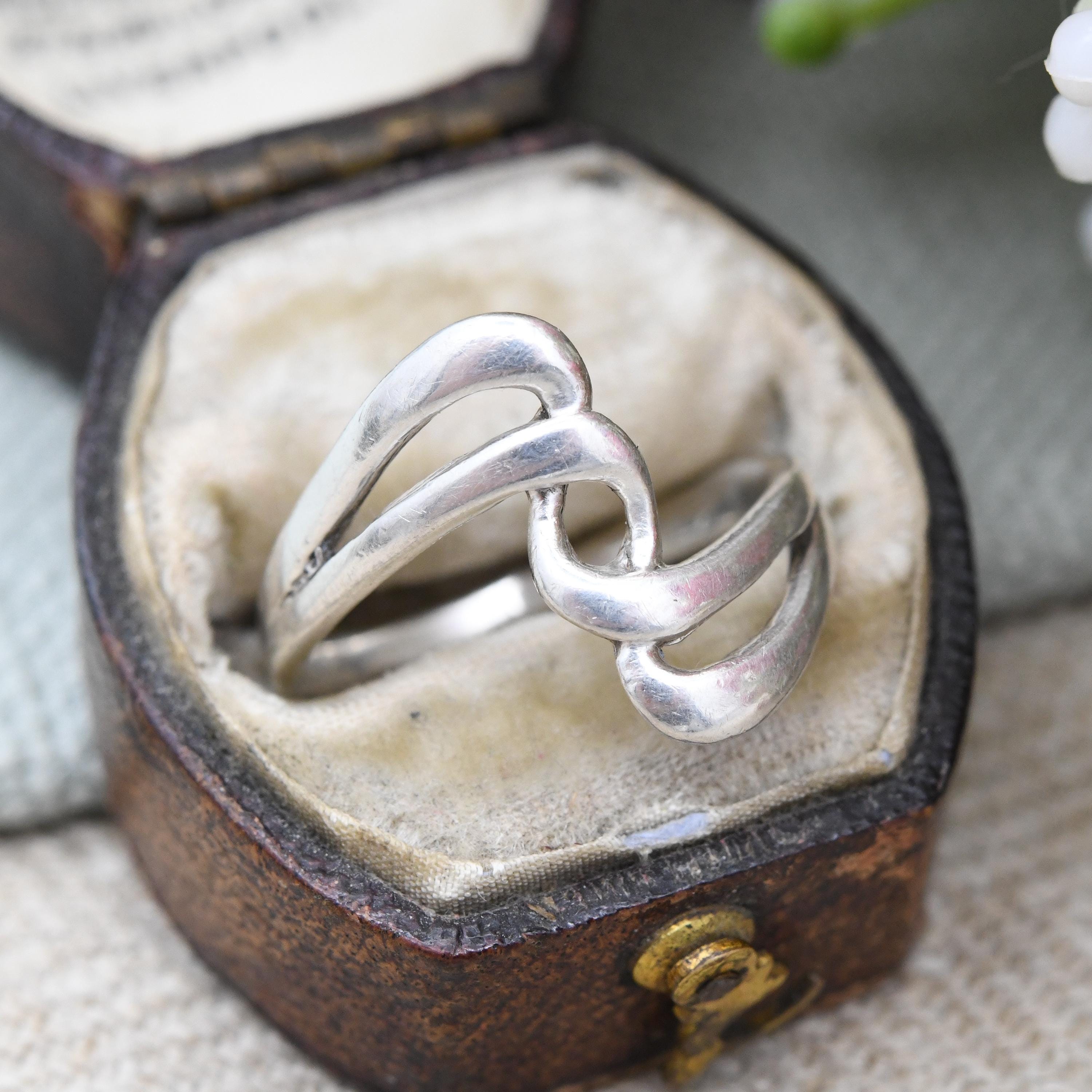 アクセサリー UK Vintage Silver Signet Twist Ring 925 UK Vintage Silver Signet Twist Ring 925