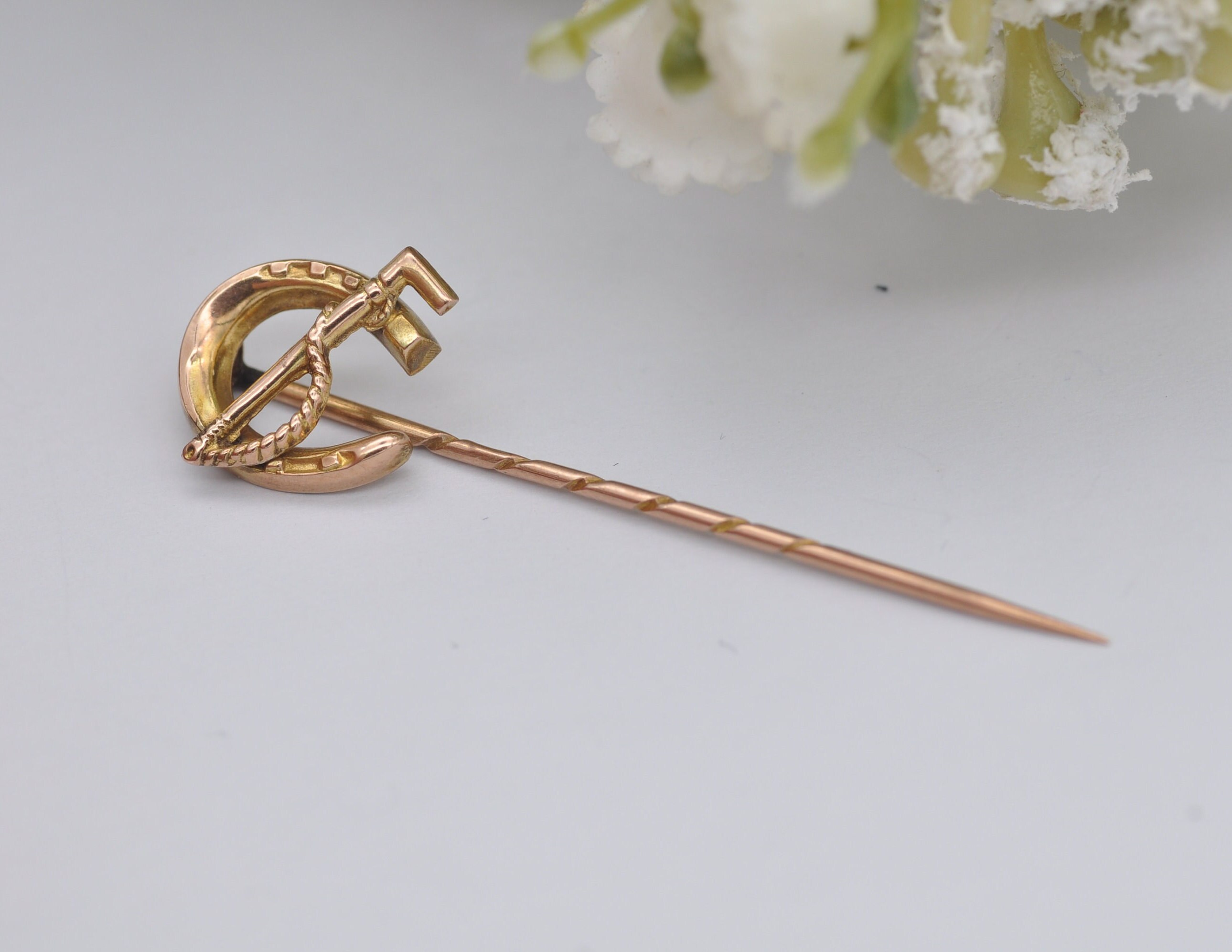 9ct Gold Plated Victorian or Edwardian Horseshoe Shaped Stick Pin Antique Victorian 9K Yellow Gold and Silver Horseshoe Stick  main image 2