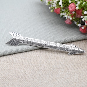 Vintage Sterling Silber Pfeil Brosche mit Gravur - Großes Navajo Symbol des Richtungsschutzes Amerikanischer Schmuck