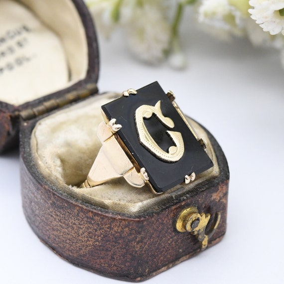 Vintage 9ct Gold Onyx Monogram Ring Letter C - Go… - image 1