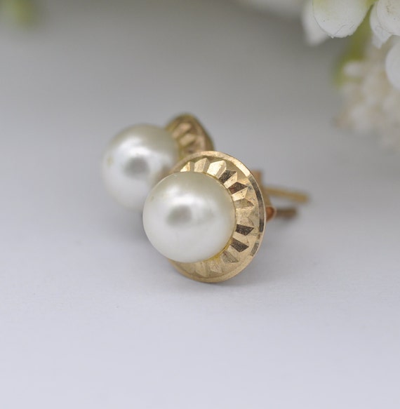 Vintage 9ct Gold Faux Pearl Stud Earrings - Diamo… - image 1