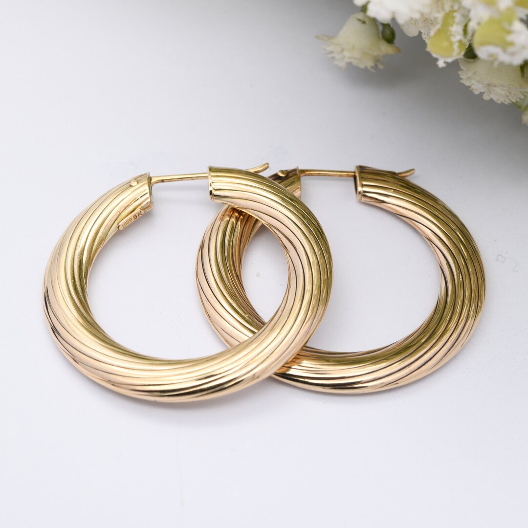 Vintage Golden Hollow Hoop Earrings main image 0