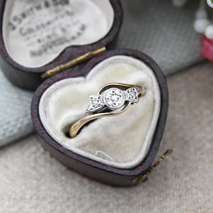 Antique 18ct Gold and Platinum Diamond Three Stone Ring Bow Star Setting - Celestial Engagement Deco Twist | UK Size - L | US Size - 5 3/4