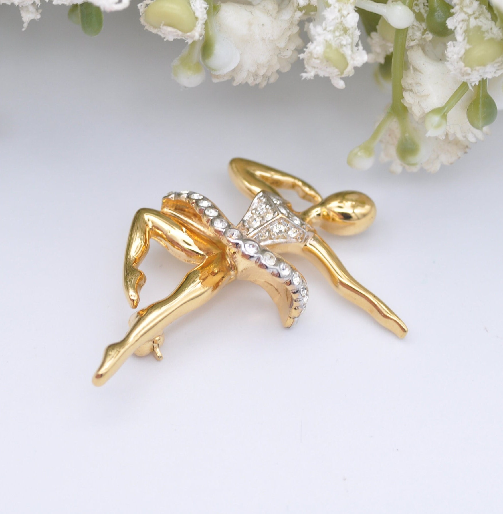  Rhinestone Ballet Dancer Brooches for Women Girls Fashion  Crystal Silver Tone Alloy Dancing Ballerina Brooch Pins Elegant Dress  Accessories Jewelry Wedding Birthday Christmas Valentine's Day Gifts:  Clothing, Shoes & Jewelry