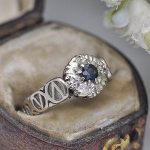 Vintage 9ct White Gold Sapphire Diamond Ring 1976 - UK Size - K 1/2 | US Size - 5 1/2