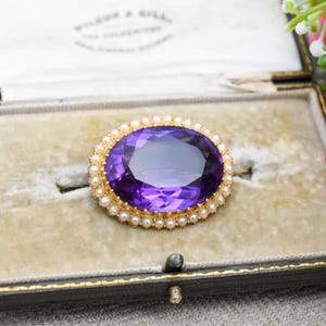Antieke Victoriaanse 15 kt gouden broche met amethist en zaadparel 40 kt gefacetteerde amethist - grote paarse massief gouden edelsteen statementspeld sieraden