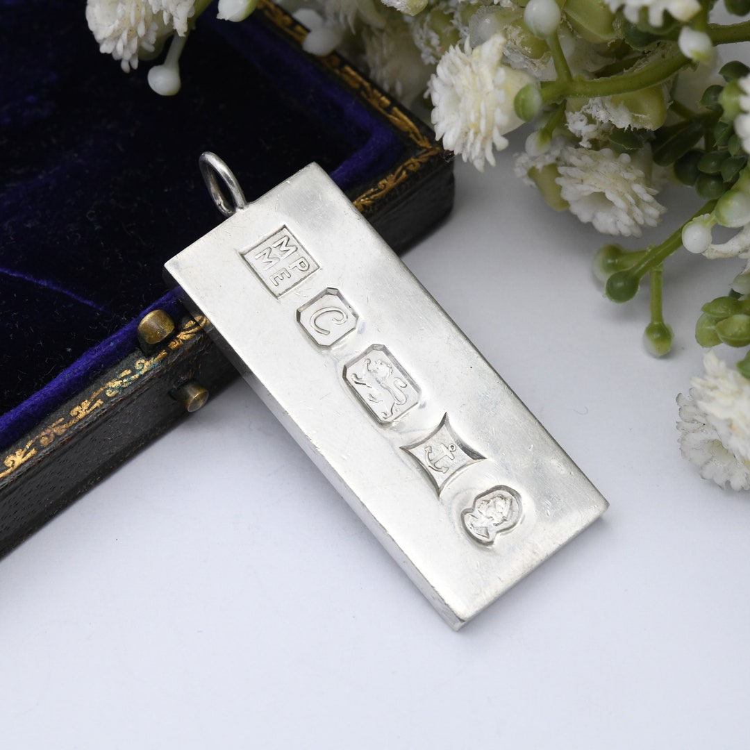 Vintage Sterling Silver Ingot Pendant 1977 With Queen Vintage Sterling Silver Ingot Pendant 1977 With Queen