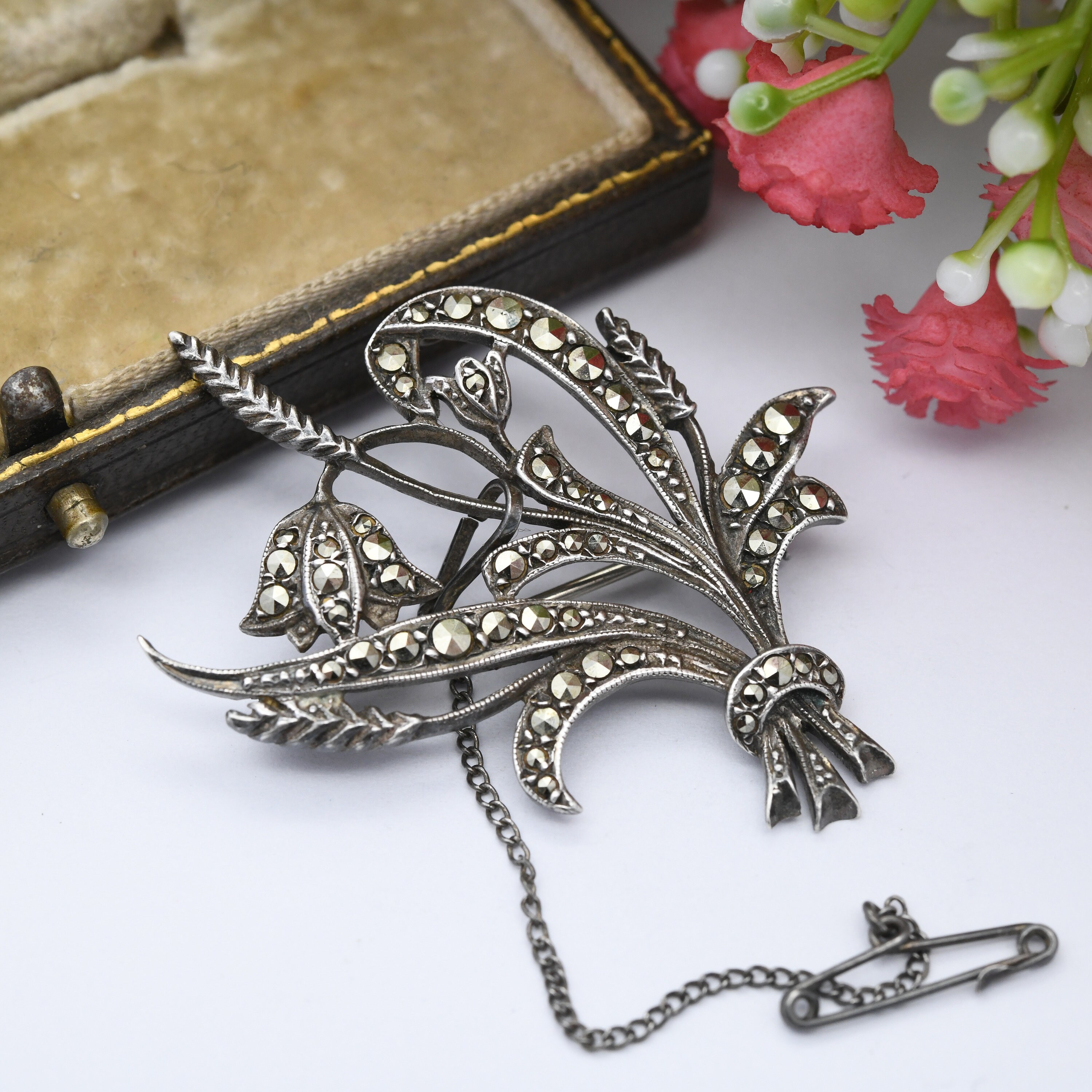 Broche Vintage Fleur En Argent Massif Avec Marcassite - Quelques Brillants Manquants