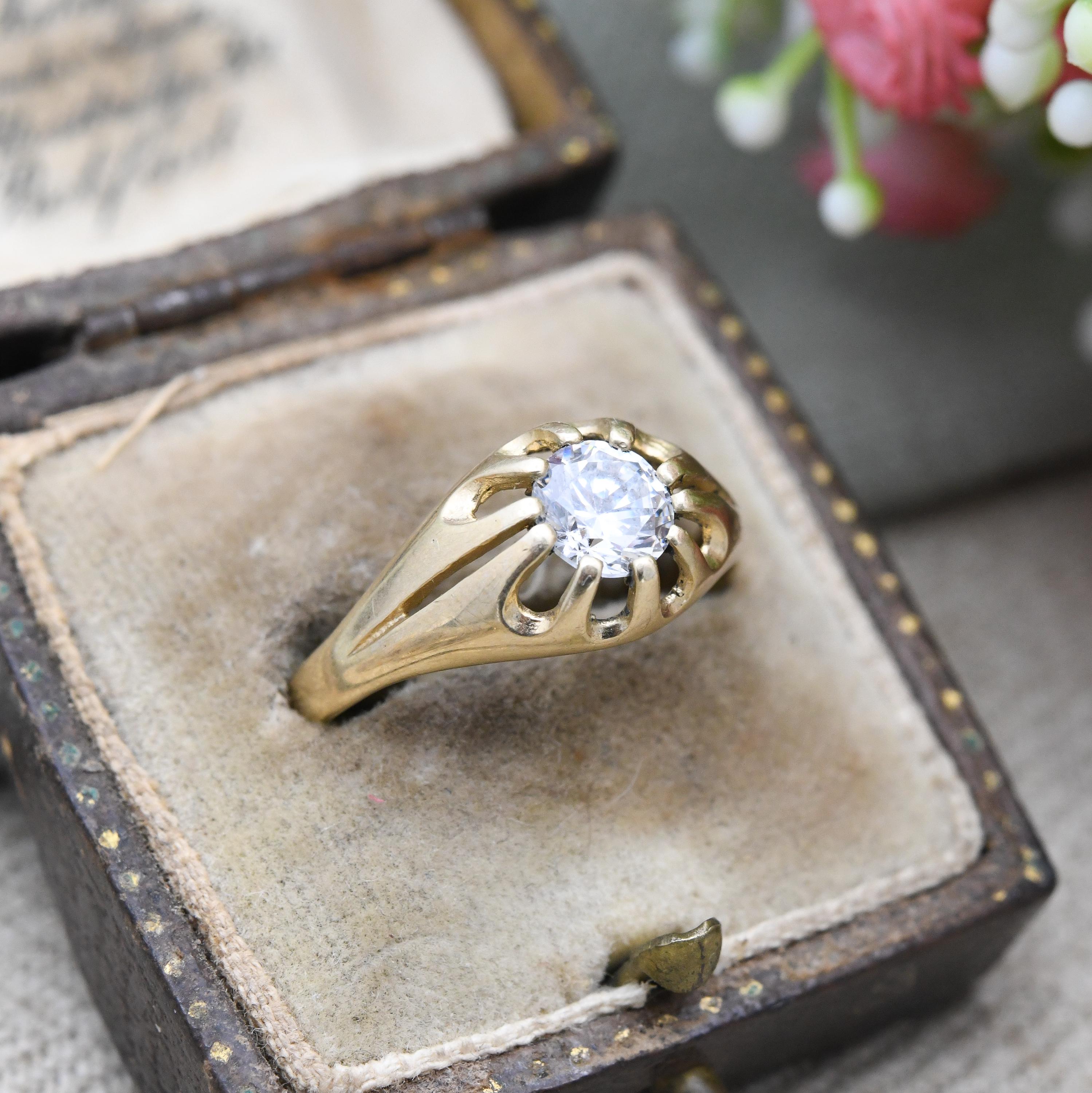 green emerald velvet dress Ladies Ring 9ct (375, 9K) Real Yellow Gold Diamond Chip Dress Ring – Aurecx main image 1