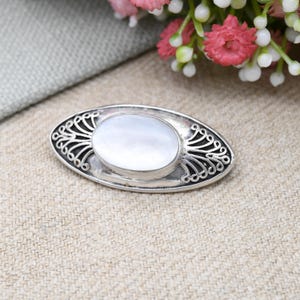 Vintage Sterling Silver Mother of Pearl Brooch with Pretty Swirling Design - Art Nouveau Style | Cabochon White Stone Oval | Gift for Her