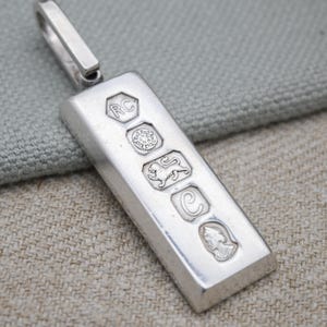 Vintage Sterling Silver Ingot Pendant 1977 Queen Elizabeth II Silver Jubilee Stamp - Hallmarked RC Carrs of Sheffield | Mid-Century Necklace