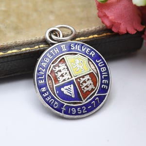Vintage Sterling Silver Queen Elizabeth II Silver Jubilee Charm Pendant - 1952-1977 | Royal Family | Charm Bracelet
