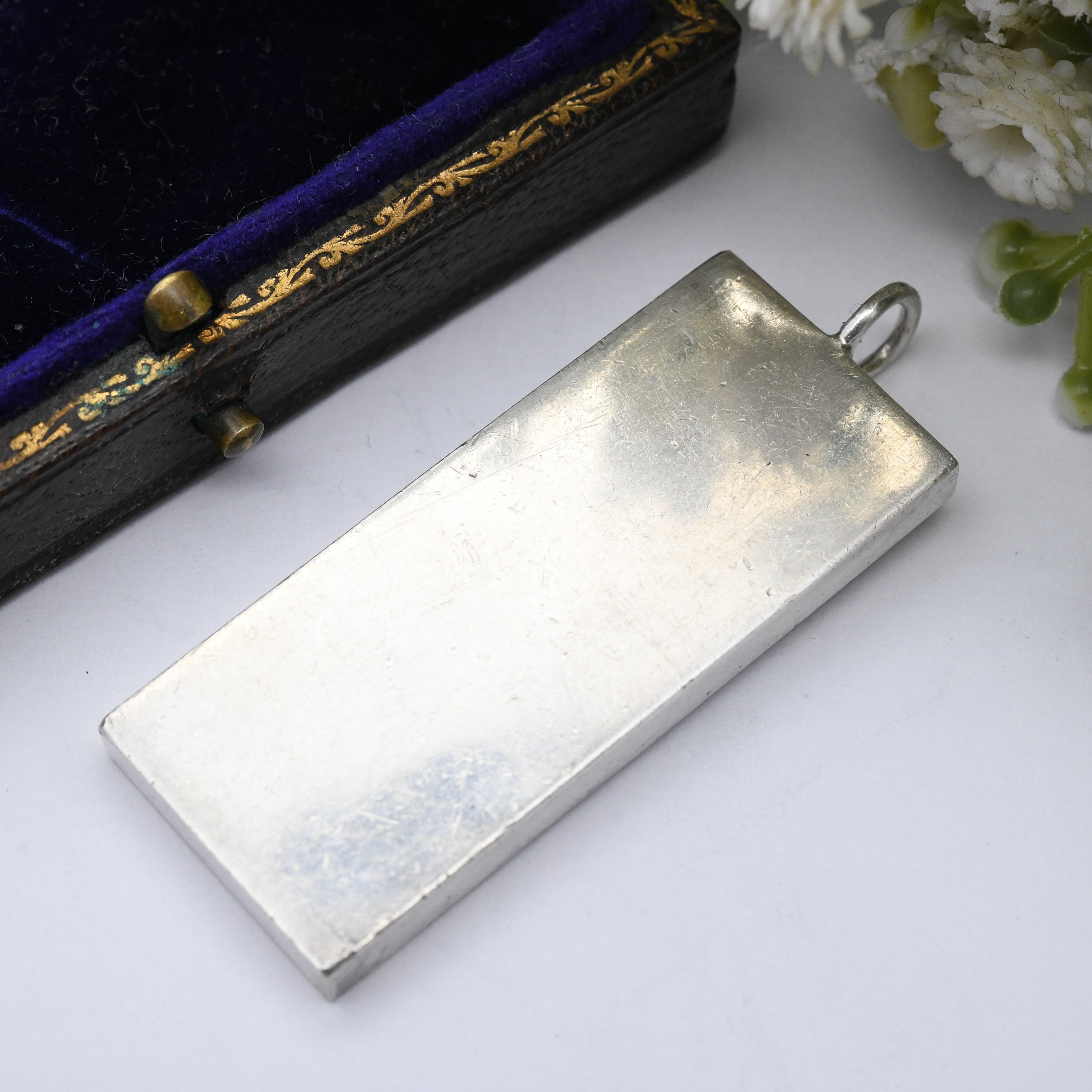 Vintage Sterling Silver Ingot Pendant 1977 With Queen Vintage Sterling Silver Ingot Pendant 1977 With Queen