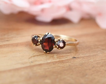 Vintage 9ct Gold Three Stone Garnet Ring 1968 - Mid-Century Red Stone Engagement Cocktail Ring | UK Size - M 1/2 | US Size - 6 1/2