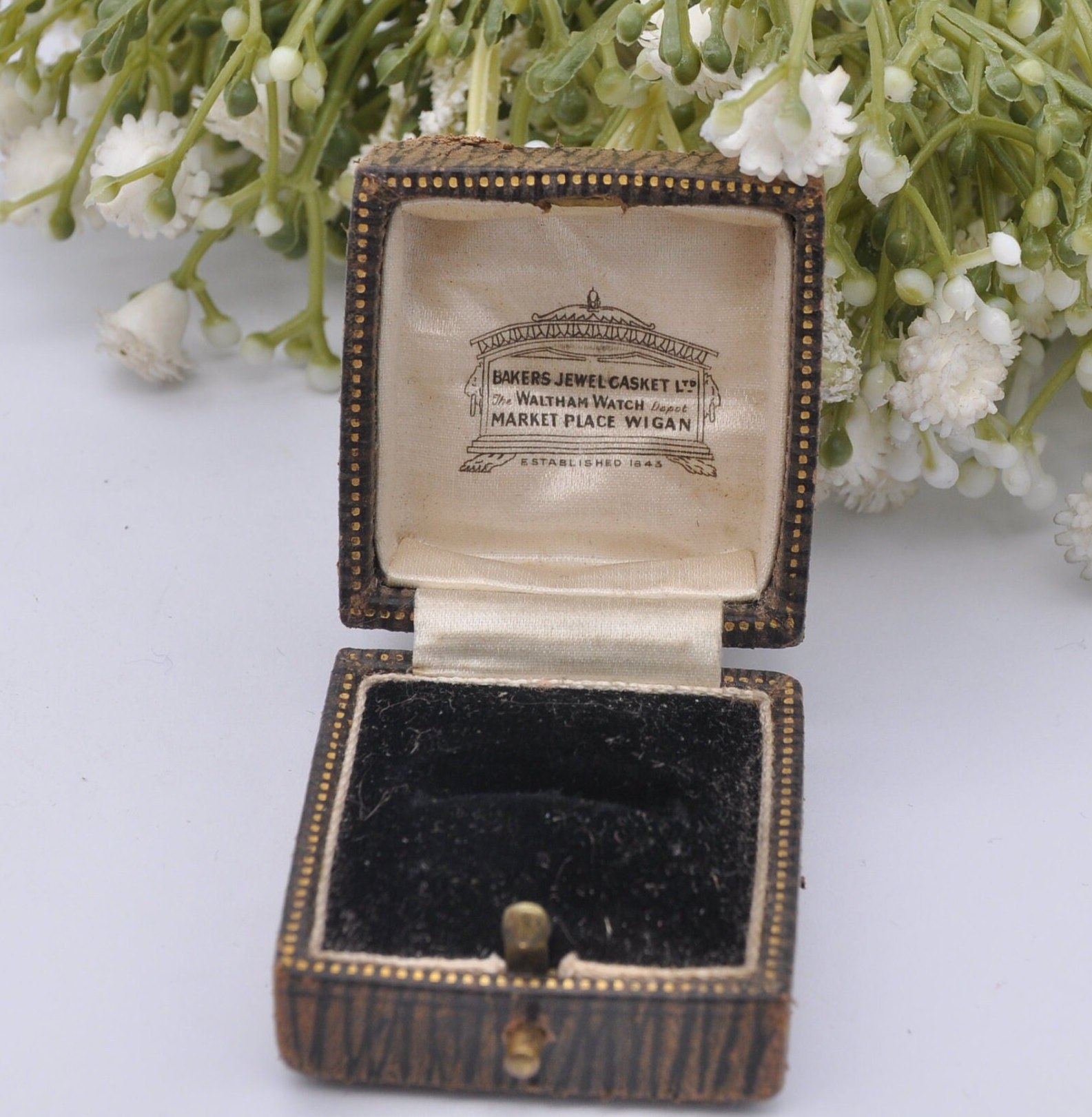 Antique Leather Ring Box With Gold Tooling - Bakers Jewel Casket