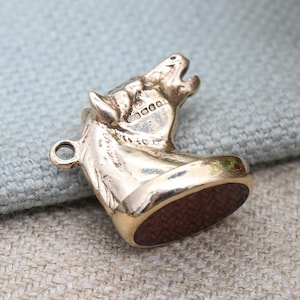 Vintage 9ct Gold Kettenanhänger Pferdekopf mit Karneol c. 1950er Jahre - Edelstein Uhrenanhänger | Antiker Stil | Schach Ritter Charm Schmuck