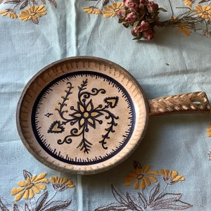 Vintage French Quimper plate with handle,  Brittany Plate, collecter plate.