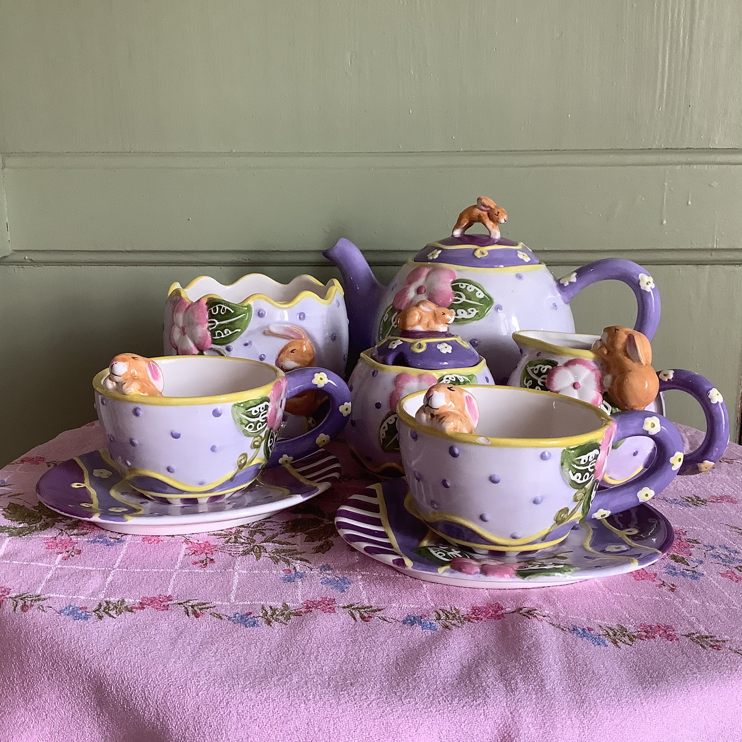 Reutter Porzellan Alice in Wonderland Tea Set for 4 with Picnic Basket