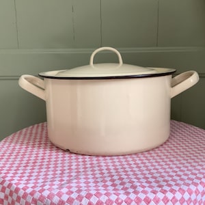French Vintage Yellow Enamel Cooking Pot, French Kitchen, Retro Casserole Pot,