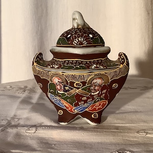Vintage Japanese Satsuma Incense Burner, Hand Painted, Moriage Foo Dog Finial.