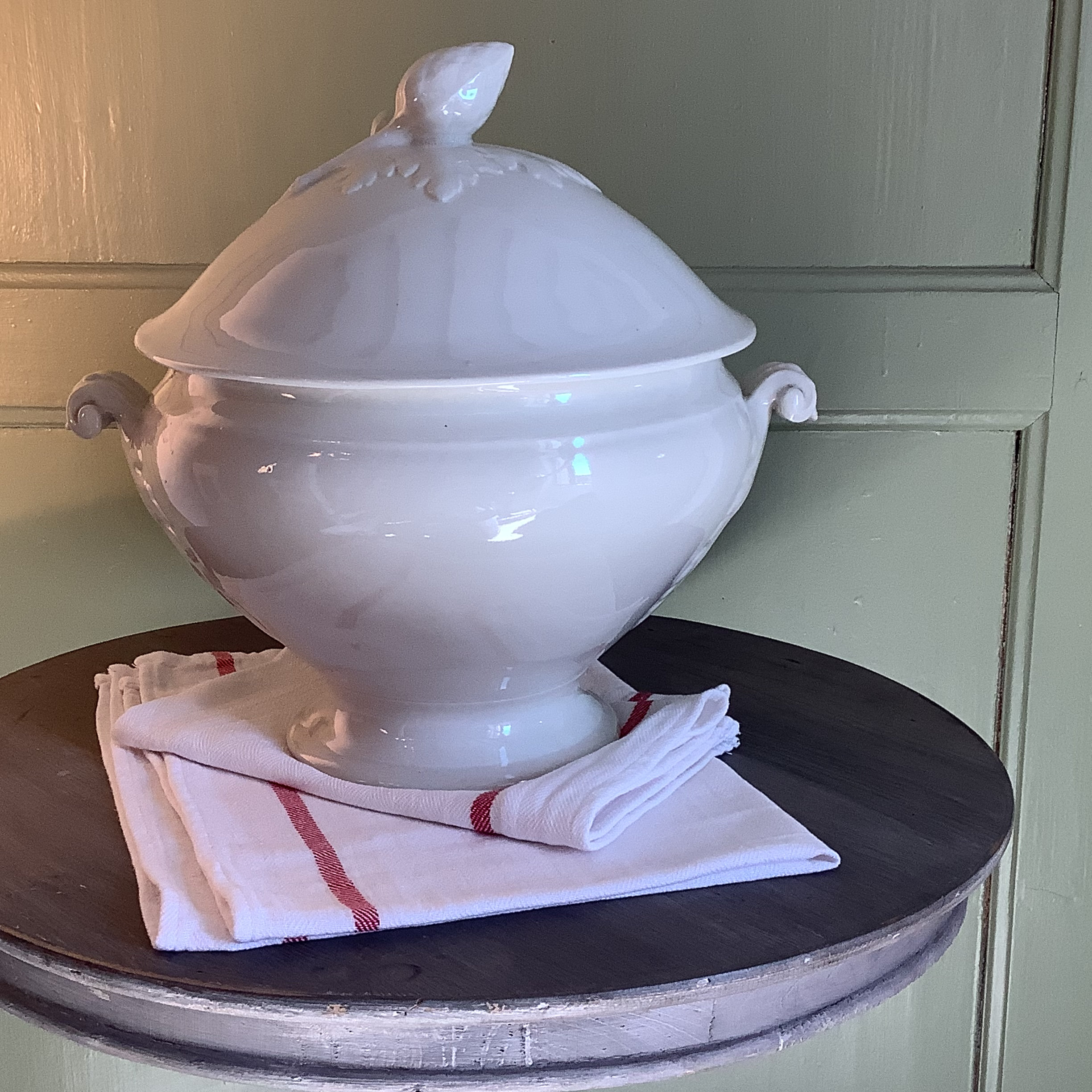 Vintage Français Pierre de Fer Tureen Blanc, Décoration Français, Vaisselle.