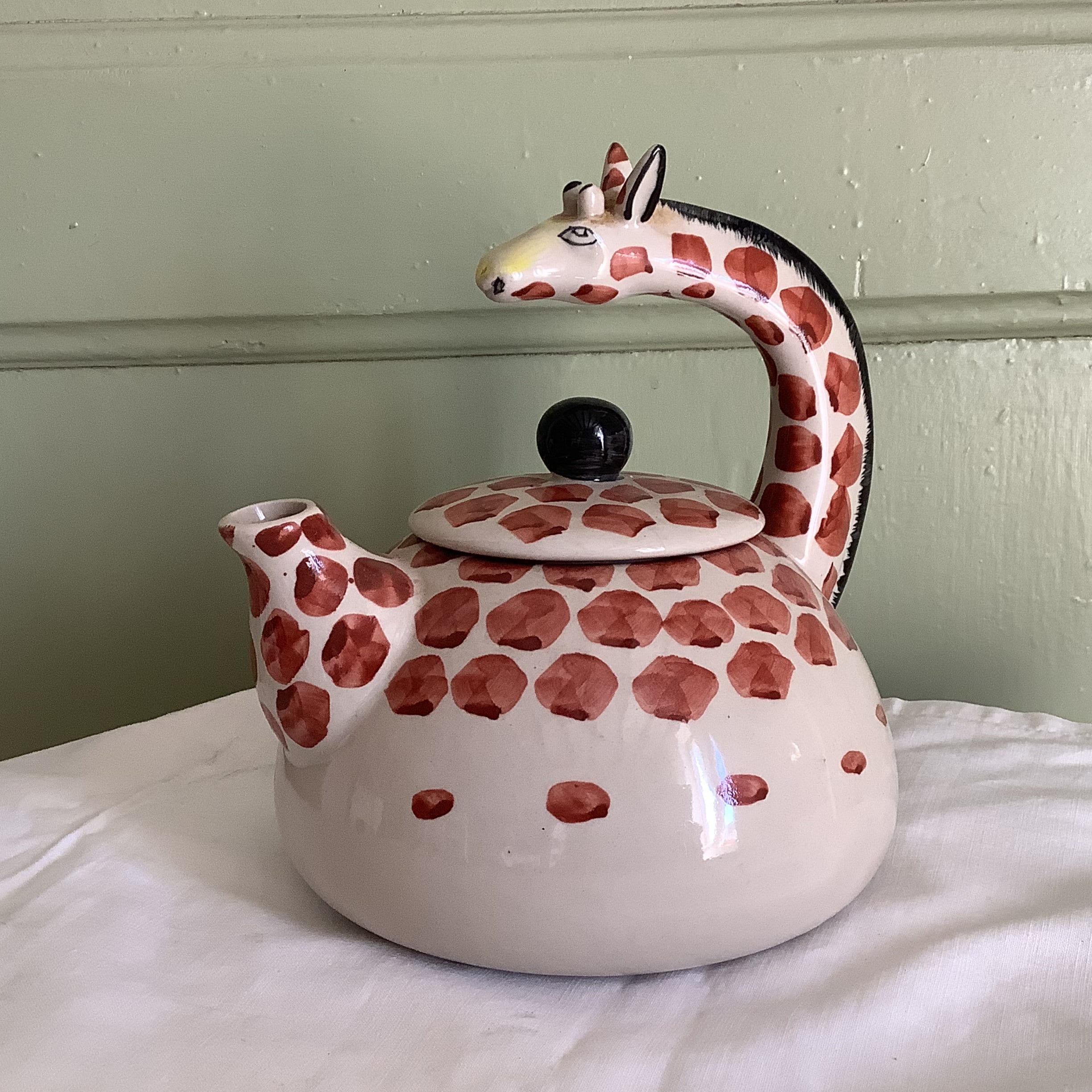 Giraffe 2025 tea kettle