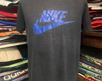 Vintage 80-tals Nike swoosh blå etikett t-shirt