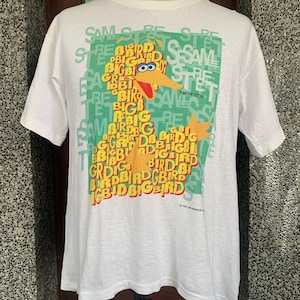 Camiseta vintage de los 90 de Barrio Sésamo con el pájaro gigante