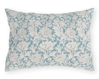 Coussin lombaire en toile William Morris chrysanthème imperméable - Toile floral bleu victorien - Coussin d'extérieur en toile William Morris vintage - Coussin en toile vintage William Morris