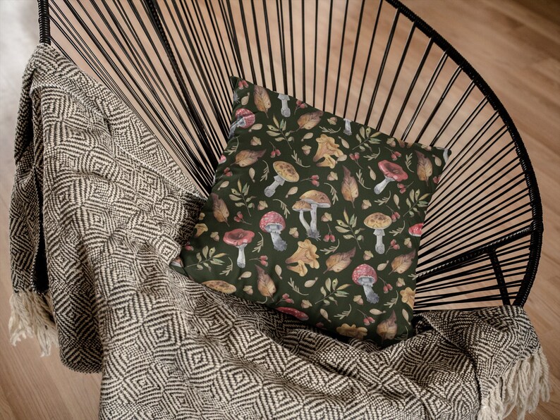 mushroom-throw-pillow