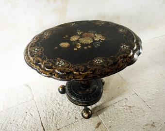 Antique Napoleon III French Pedestal Table.