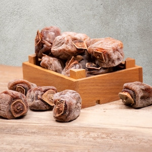 Hoshigaki biologique , kaki séché , pomme du paradis naturelle , datte séchée , datte du paradis , fruits secs