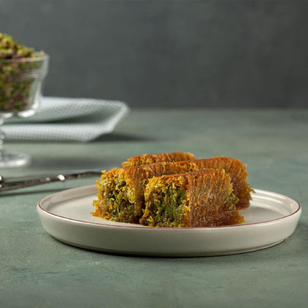 Diamond Twist Milk Chocolate Pistachio Kunafa (Chocolake