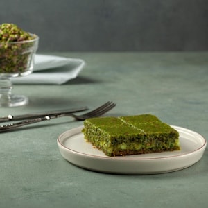 Special Handmade Pistachio Baklava ,Delicous Baklava with Pistachio , Turkish Dessert , Turkish  Delight, Sweet Snacks