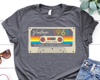 え*み様 16 Year Old 1990 Vintage Limited Ed Limited Edition 1961 Birthday Present T Shirt, Funny Bday Gifts