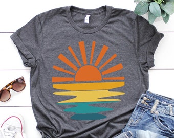 Retro Sunset Rays Wavy Shirt, Retro Sunshine Shirt, Sun Shirt,  Sun Rays Tee, Beachy Vibes Tee, Retro Summer Time , Sunset Tshirt