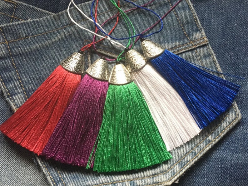 set of 5 Tibetan silver silver alloy pompom pendants ref 1225 set of 5 Tibetan silver silver alloy pompom pendants ref 1225