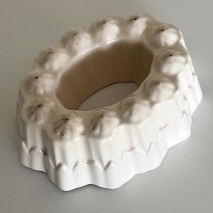 Vintage Creamware Jelly Pudding Mould, Ring Mold, Castle Shaped Central Ring Mould,  Cathedral Ring Shape, Ceramic Pudding Mold, Cream Mould