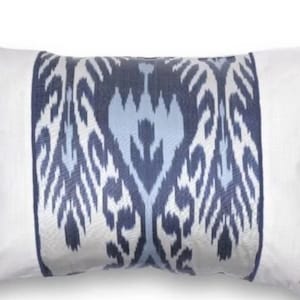 Housse de coussin lombaire tissée à la main motif ikat ouzbek | Housse de coussin décorative de 24 x 16 po. (60 x 40 cm) | Housse de coussin bohème en soie
