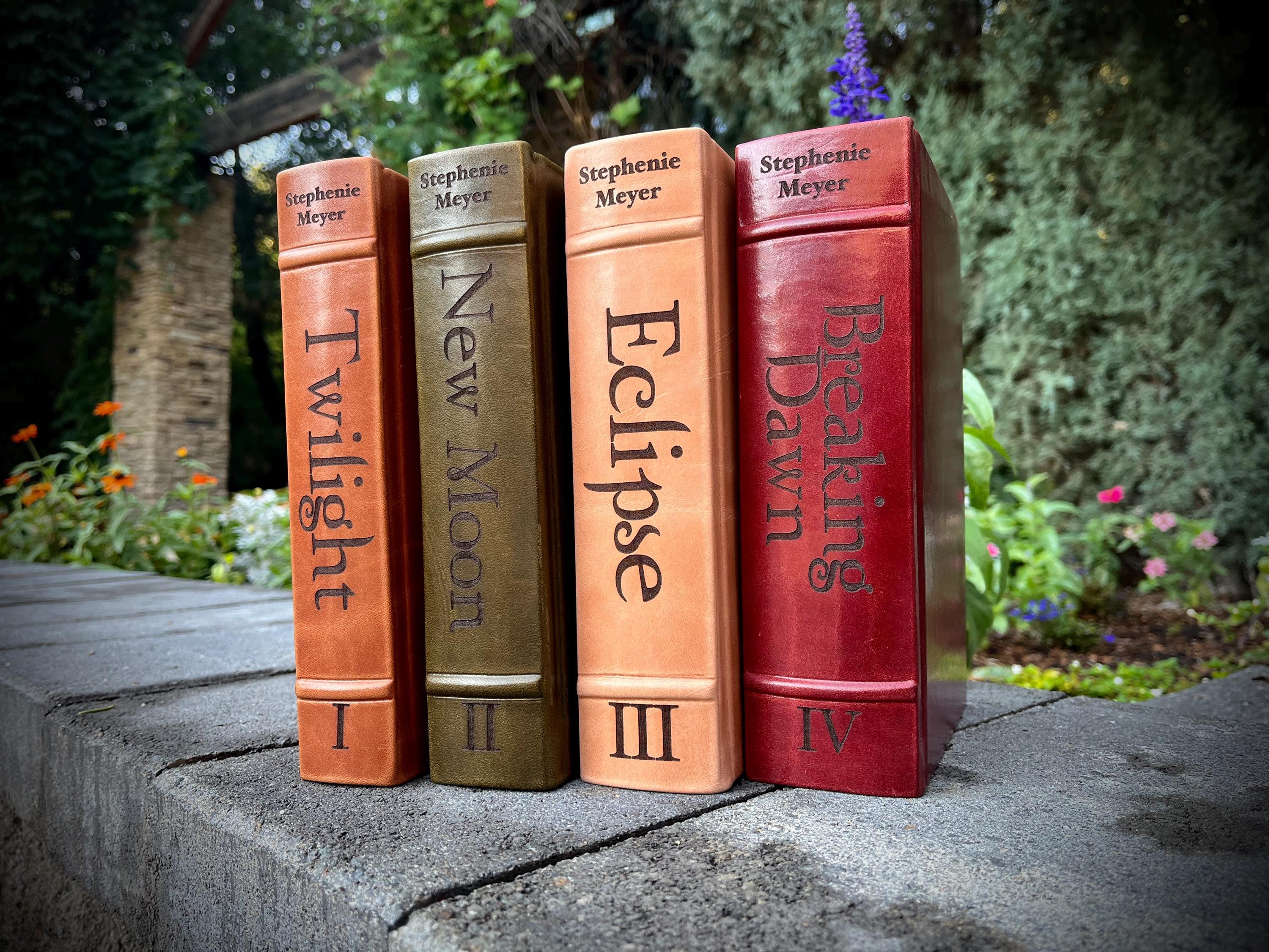 Twilight Saga Leather-bound set Twilight New Moon Eclipse Breaking Dawn Bella Swan Team Edward Cullen Team Jacob Forks Stephenie Meyer