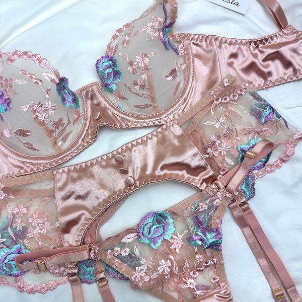 Peach Pink 4-Piece Lingerie Set | Garter Belt | Thigh Straps | Satin | Floral Embroidered Lace