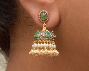 Handgemachte indische Jhumka Ohrringe: Smaragd Diamant Kronleuchter Perlenschmuck