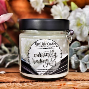 Currently Reading Candle Book Candle | Handmade scented soy wax candle | Personalized vegan candle | Gift idea for bookworms