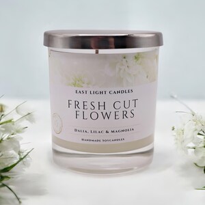 Candela con fiori freschi recisi | Candela a forma di libro fatta a mano | Candela profumata in cera di soia | Candela vegana personalizzata | Idea regalo per gli amanti delle candele