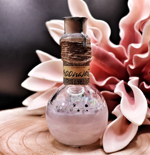 Moonwater | Handgemachter Deko Zaubertrank – Magische Flasche | Fantasy Deko, LARP Accessoire | Wizard Magic Potion