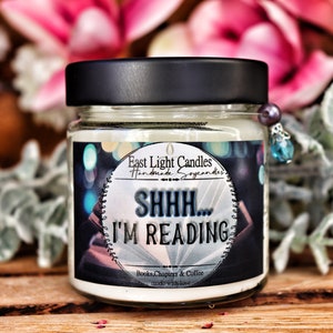 Candela Shhh, sto leggendo | Candela a forma di libro fatta a mano | Candela profumata in cera di soia | Candela vegana personalizzata | Idea regalo per gli amanti dei libri