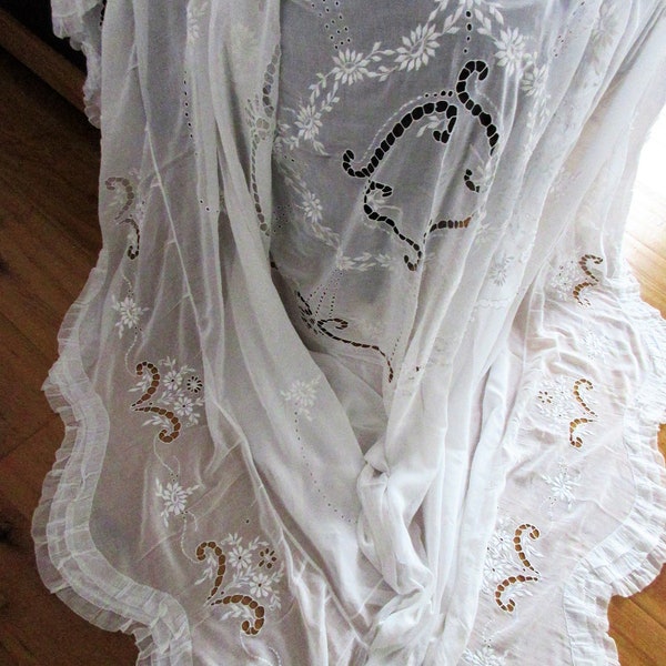 Couvre-lit antique magique ancienne nappe batiste SHABBY France broderie anglaise boudoir couverture en dentelle antique couverture en dentelle romantique