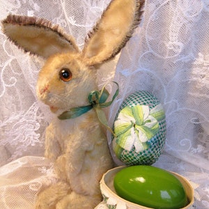 ZESTAW Vintage Bunny Manni Pluszowy Króliczek Wielkanocny Królik Pisanka Pojemnik na Cukierki Pudełko Kartonowe Drewniane Jajko Nadziewane Jajko Przytulanka Prezent Wielkanocny
