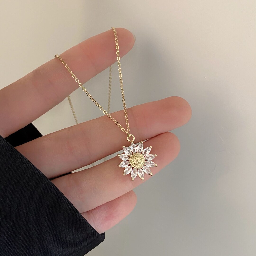 Gold Sunflower Necklace Flower Charm Necklace Minimalist Etsy