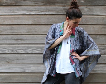 Reversible jacket / 2in1/ Kimono / Silk / One size / Handmade / Unique product / Fair trade / Recycled / Gift idea / Boho / Hippie